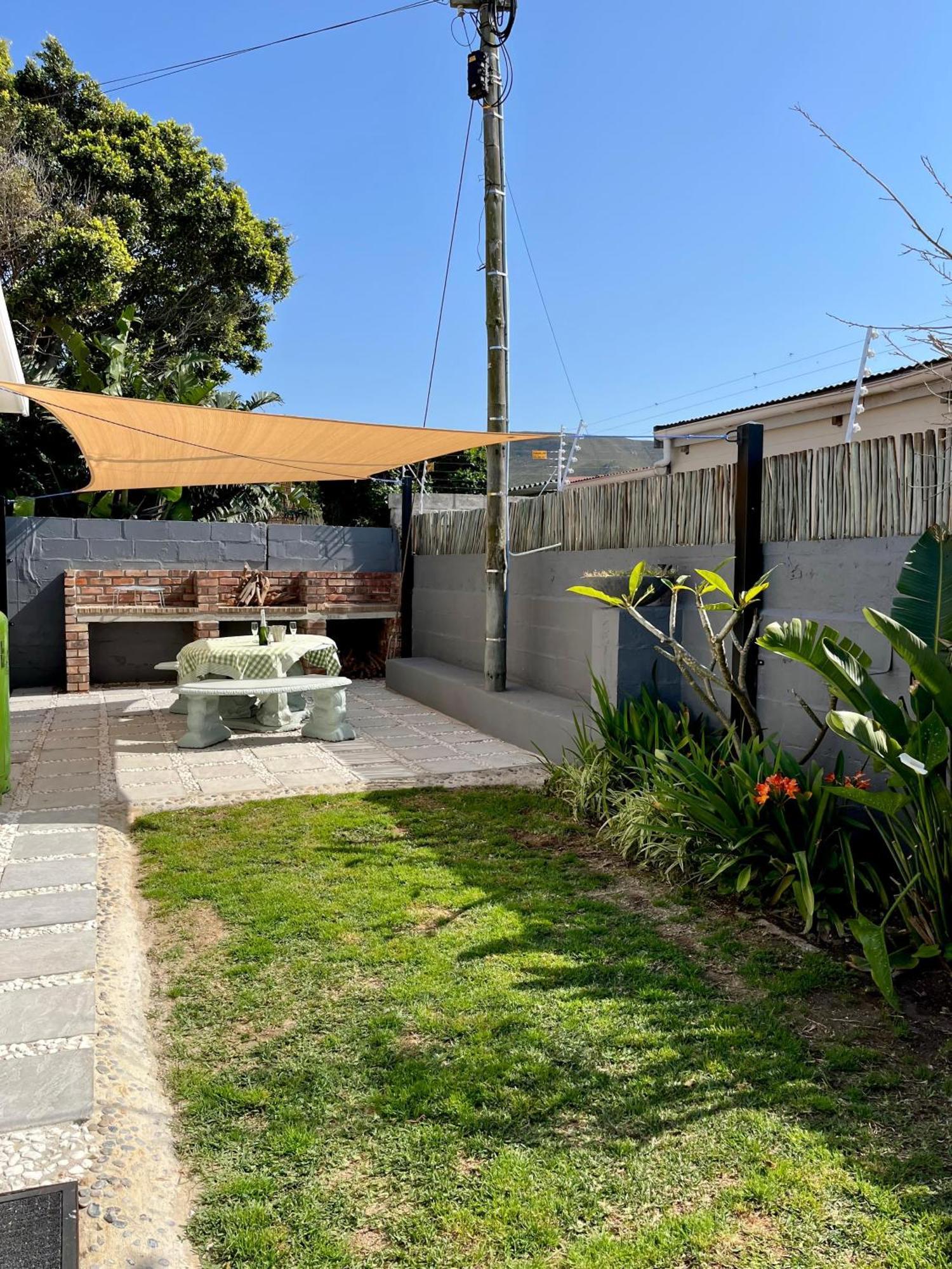 Tranquil Private Rooms Hermanus Exterior photo